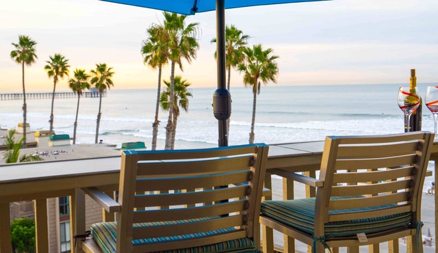 PENTHOUSE E310 1BEDROOM, 1.5 BATHS, 2 BALCONIES STRIKING OCEANSIDE PIER VIEW