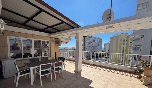 Penthouse with terrace and sea views