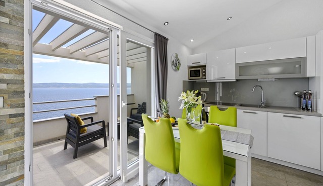 Penthouse Filka-Green apartment with top sea view