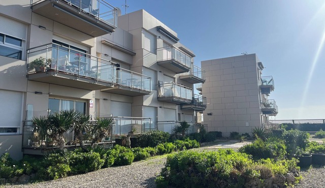 Penthouse in front of the sea Gava beach!