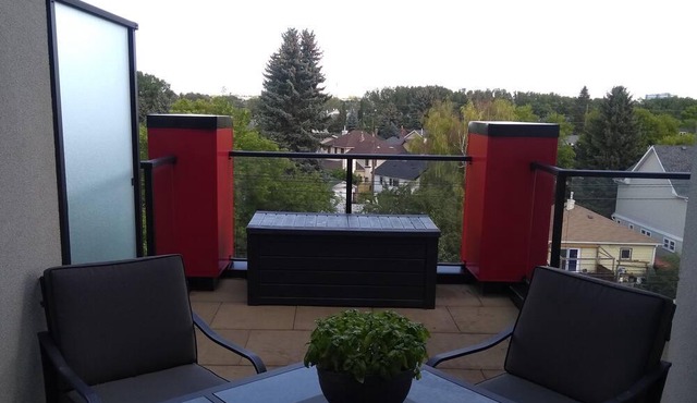 Penthouse in trendy Inglewood