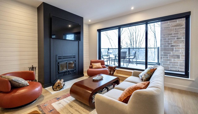 PENTHOUSE - Les Repères Condos 220 - Orford - Spa, Pool, Ski
