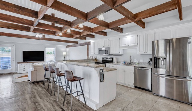 Penthouse Loft- Balcony Over Downtown Statesboro