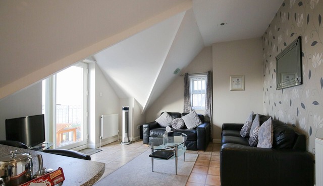 Penthouse! Luxury 2 Bed Suite With Sea View