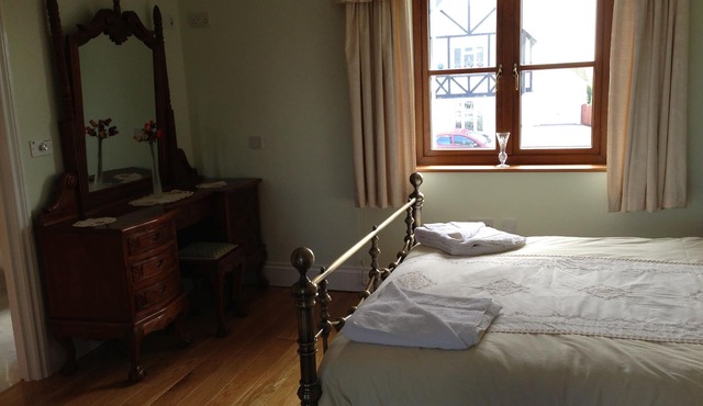 Penthouse Luxury Suite for 4 persons with 2 marble bathroom