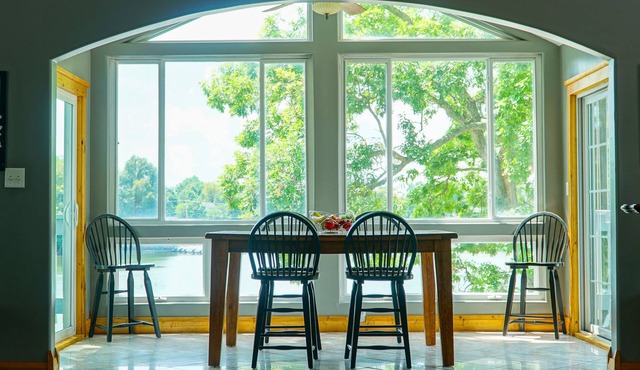 Penthouse on the lake, walking distance from Indiana Beach