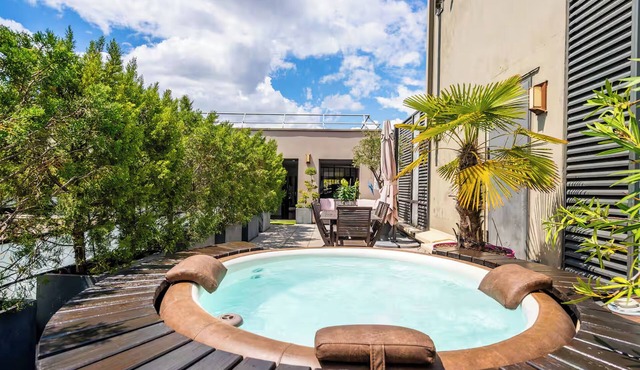 Penthouse Private Jacuzzi, Terrace & Gym (Airbnb SuperHost for 10 years)
