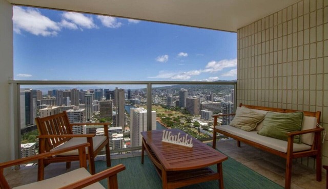 Penthouse Studio w/Ocean Views | Pool