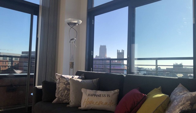 Penthouse Stunning Views, Free Parking