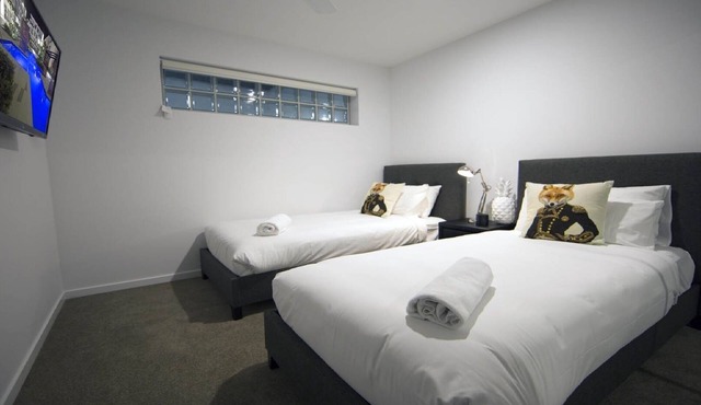 PENTHOUSE STYLE 4 BEDROOMS!