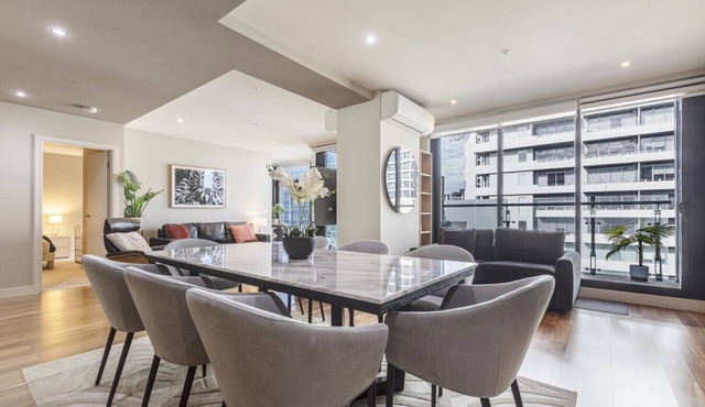 Penthouse style 4brmx4bath apt