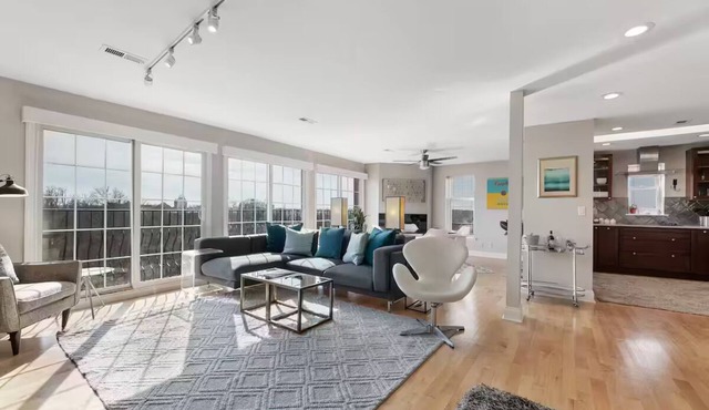 Penthouse Style Condo with City View