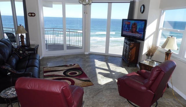 Penthouse Suite! Spacious End Corner Unit! 3Bedroom 3 Bath! New Pool 2024