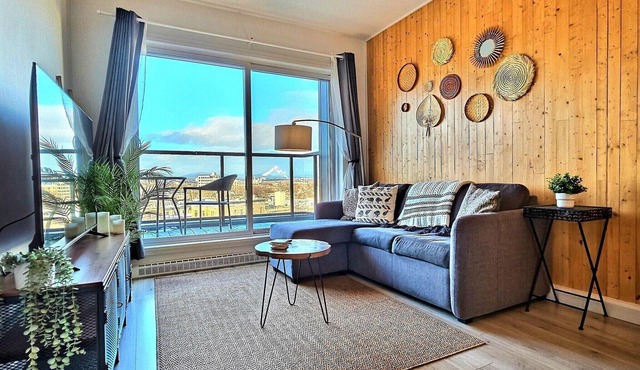 Penthouse/The Central/With Indoor Parking