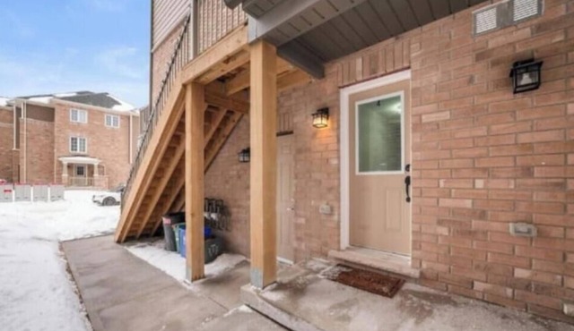 Penthouse townhouse/condo. Cozy beautiful place. Close to amenities