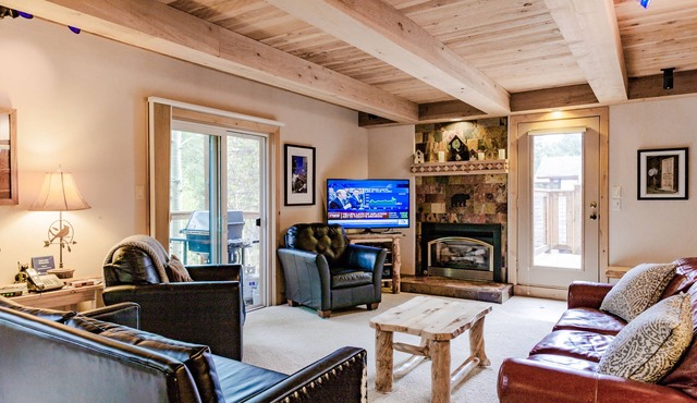 Penthouse-Upscale-Family style - Walking distance to Lift, Town, Pool