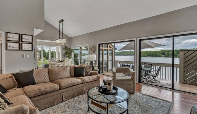 Penthouse View - Smith Mountain Lake