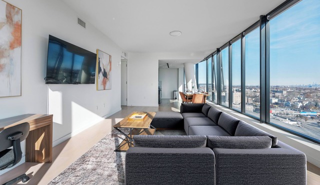 Penthouse views of NYC - Free Parking - BOOK NOW