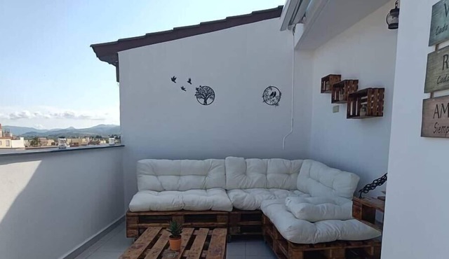Penthouse w/barbaque and AC Near the beach