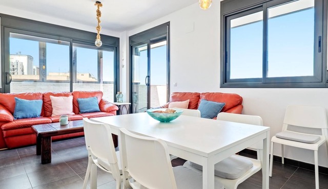 Penthouse with private solarium, barbecue and pool