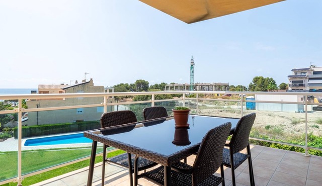 Penthouse with terrace and pool 100m beach