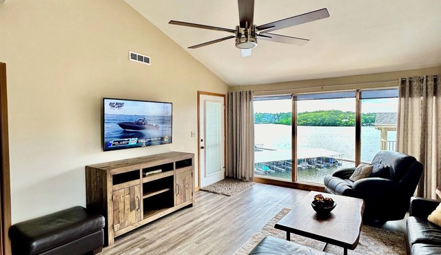 Penthouse with a open balcony. Greatest Location, 30x10. Boat Slip FREE.