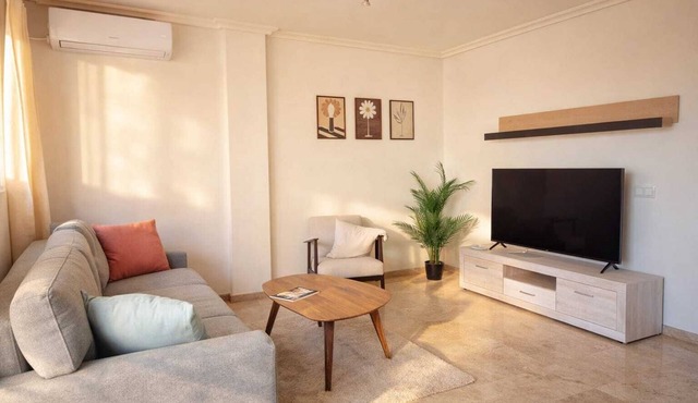 Penthouse with Large Terrace & Private Rooftop Solarium with WiFi fibre and AC
