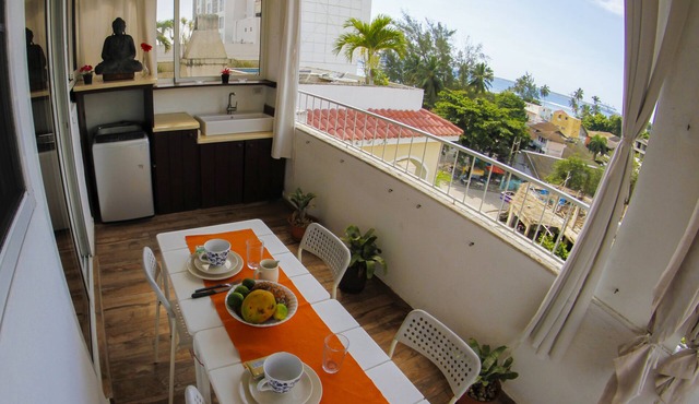 Penthouse with Ocean View and Pool APT 30