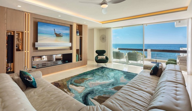 Penthouse with Sea View in Puente Romano