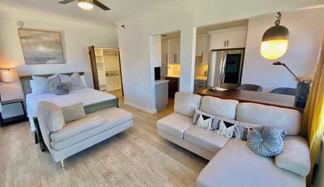 Penthouse with Unobstructed Views!