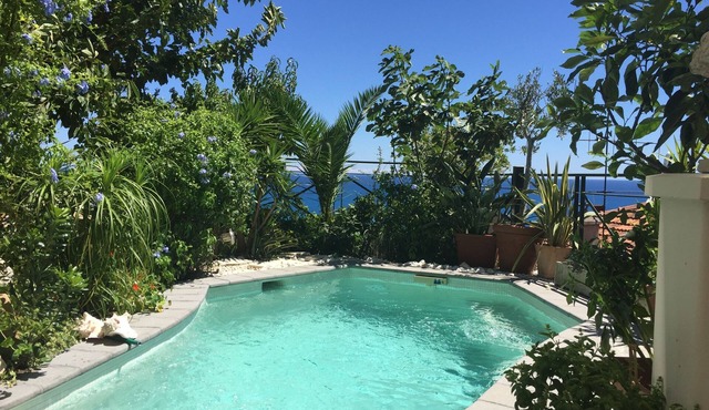 PENTHOUSEWITH JACUZZI SEA VIEW BETWEEN MONACO AND THE ITALIAN BORDER