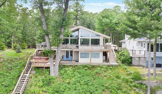 Pentwater Oasis,n4-bedroom house on Pentwater Lake