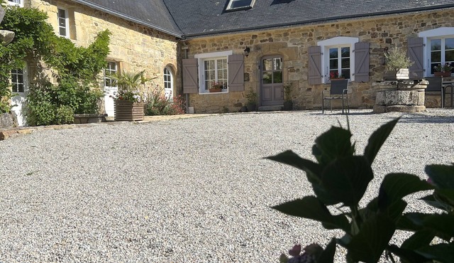 Penty Yves & his annex in a 17th century farmhouse for 10 people