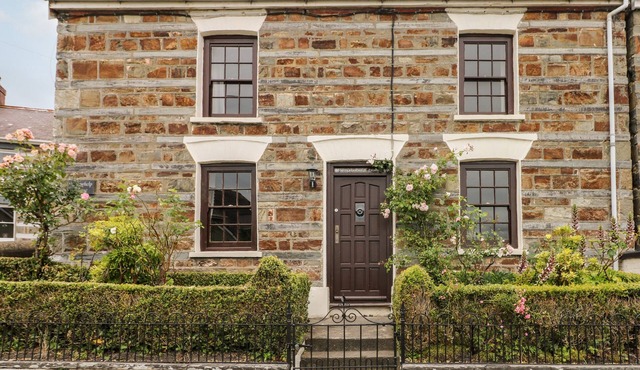 PENYWHELP HOUSE, pet friendly, with open fire in St Dogmaels