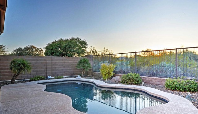 Peoria House with Private Pool 16Mi to Lake Pleasant!