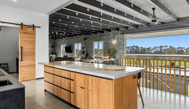 Pepper Paddocks - Warehouse meets Farm