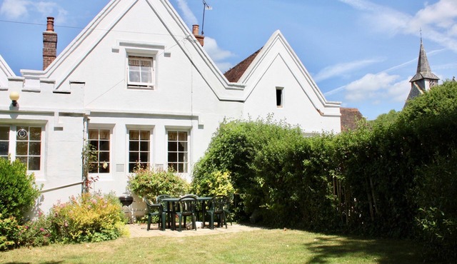 Pepper Pot Cottage , Compton - a cottage that sleeps 6 guests in 3 bedrooms