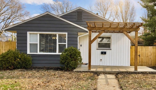 Peppercorn Roost 3-bedroom cottage close to the Terre Haute universities!