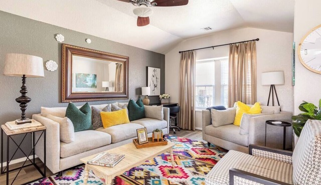 Peppertree Retreat only 3 miles toOU! . Book your OU event stay now!