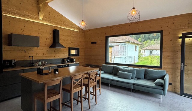 Perce-Neige 5p : Charming chalet in a quiet location, private spa