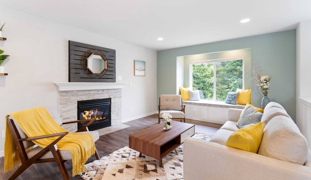 Perch - Kubota Family Home: Spacious 5BR home with dual living room