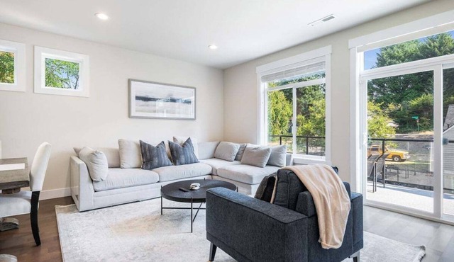 Perch - Modern Seattle Retreat w/AC, Garage & Decks