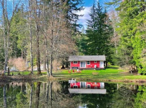 Perch - Red Cabin On The Lake