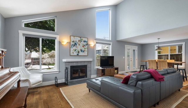 Perch - Stylish 3BR Retreat | Open Living + Free Parking