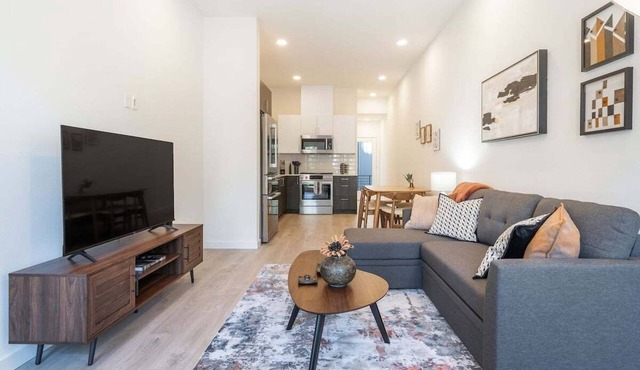 Perch - Urban Reflections 13: WS 97! Spacious 3BR/2BA w Space Needle view