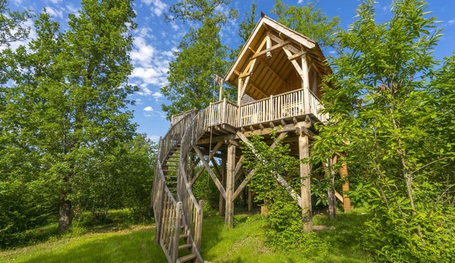 perched hut with private spa