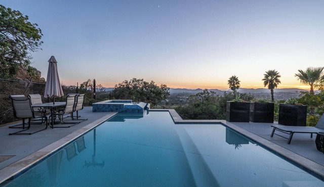 Perched on a Hillside: Amazing Views w/Pool & Spa!