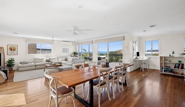 Percy's Beach House with Ocean Views and Spa - Jan Juc