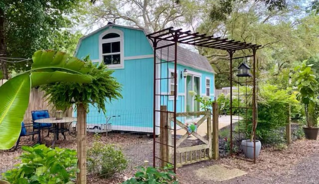 Perdido Surf Shack- a unique tiny home close to NAS, Bayou Tarkiln SP and beach