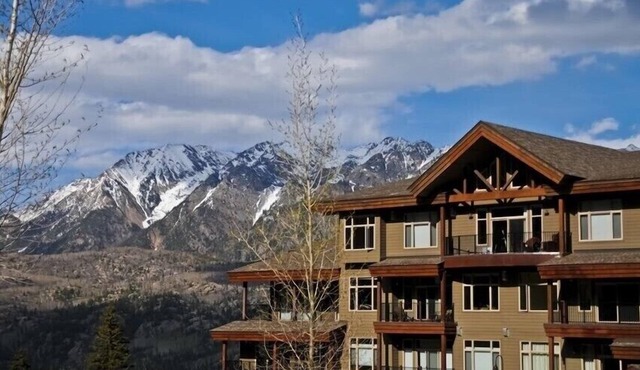 Peregrine Point Condo by the Main Plaza - Walk to Slopes